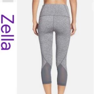 Zella capri leggings / cottony hand-feel / size XL